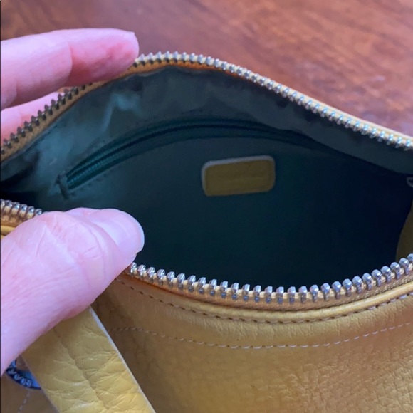 Adorable leather purse - Picture 3 of 5